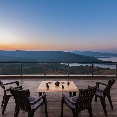 Eyes On The Lake By Stayvista - A Hillside Villa With A Captivating View Of The River Púna Exteriér fotografie