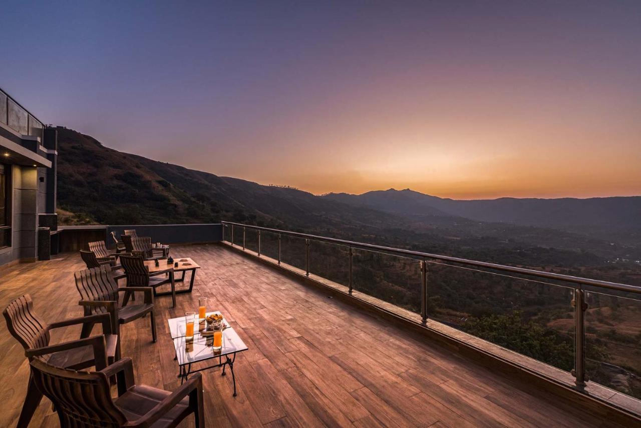Eyes On The Lake By Stayvista - A Hillside Villa With A Captivating View Of The River Púna Exteriér fotografie